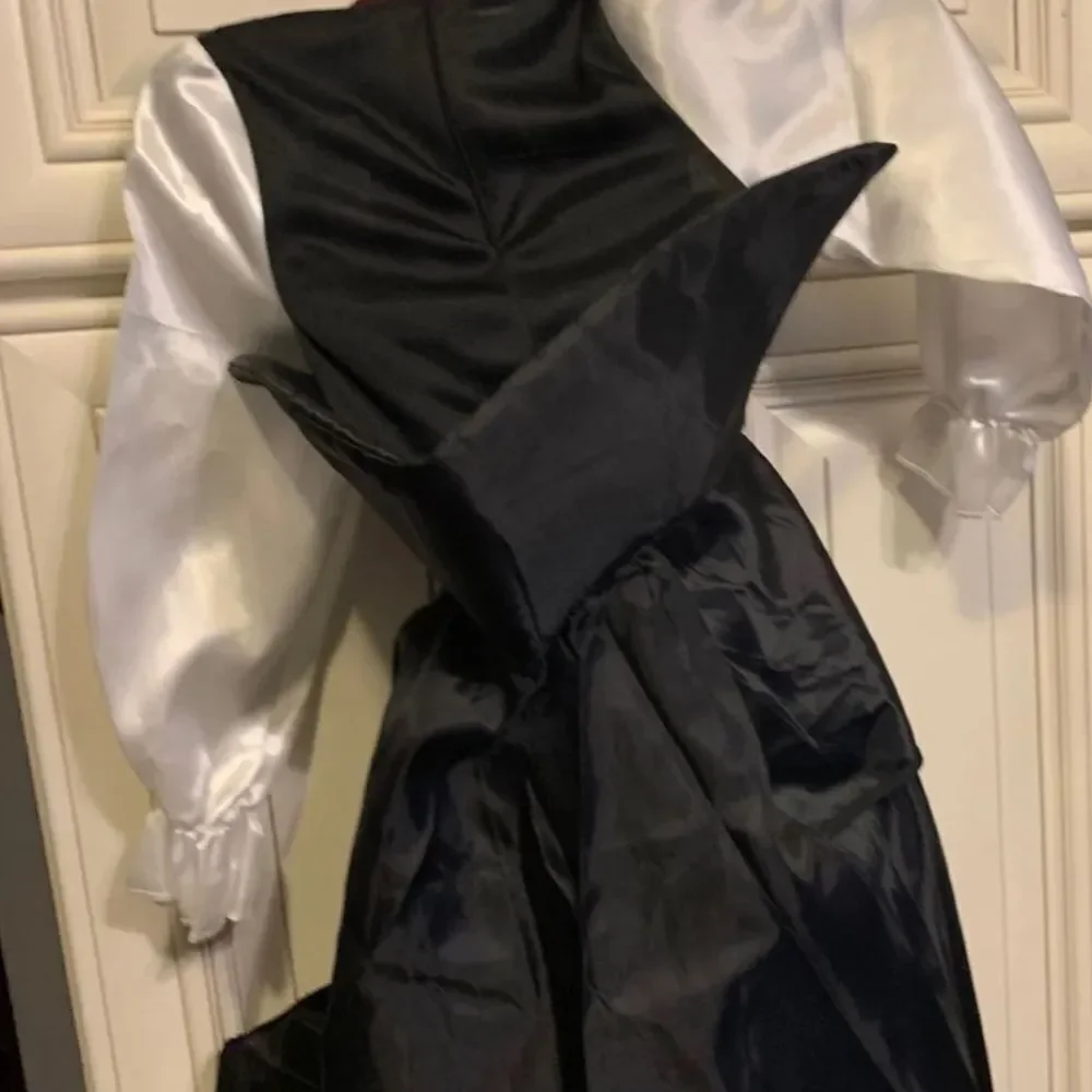 Incharacter midnight vampire cape vest designer costume kid Size 6